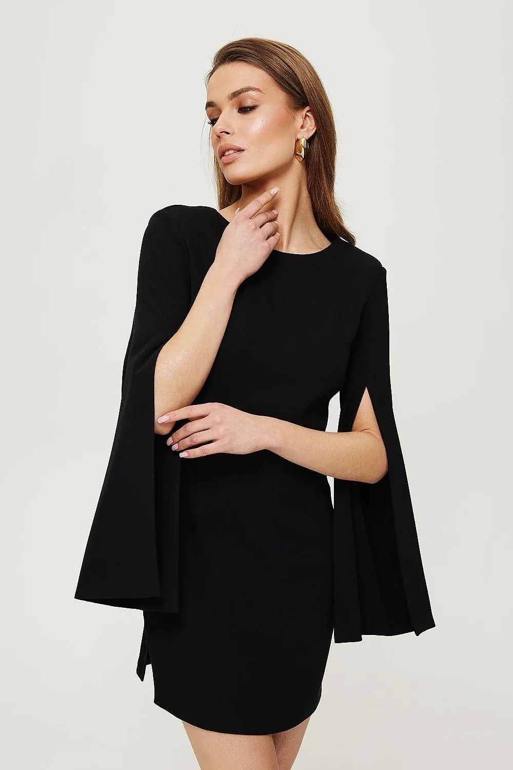 Backless Elegance: V-Back Mini Cocktail Dress for Effortless Charm